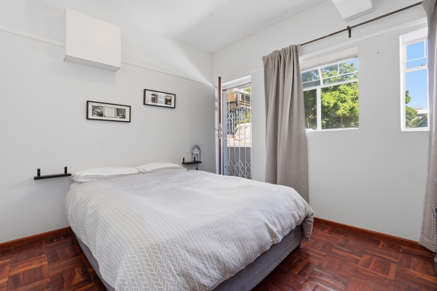 2 Bedroom Property for Sale in Sea Point Western Cape